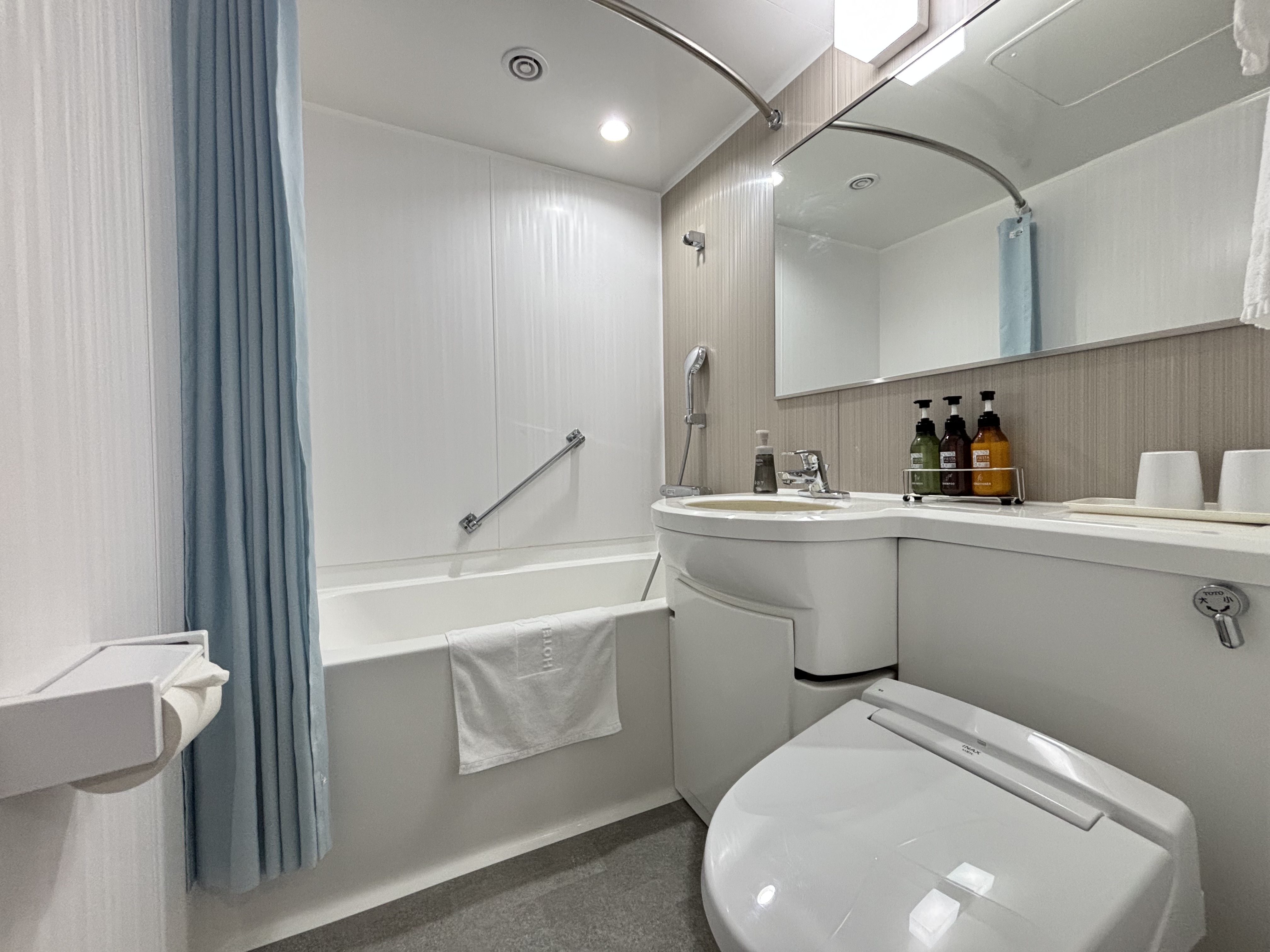 既存のユニットバスを再生することで費用や工期を抑えた改装をご提案させていただきました。